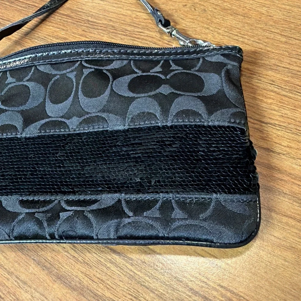 Coach Clutch Wristlet Black On Black On Black Bougie Rachet See Description